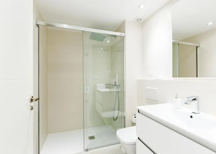 Apartment New And Bright-1bd 1bth- Centro